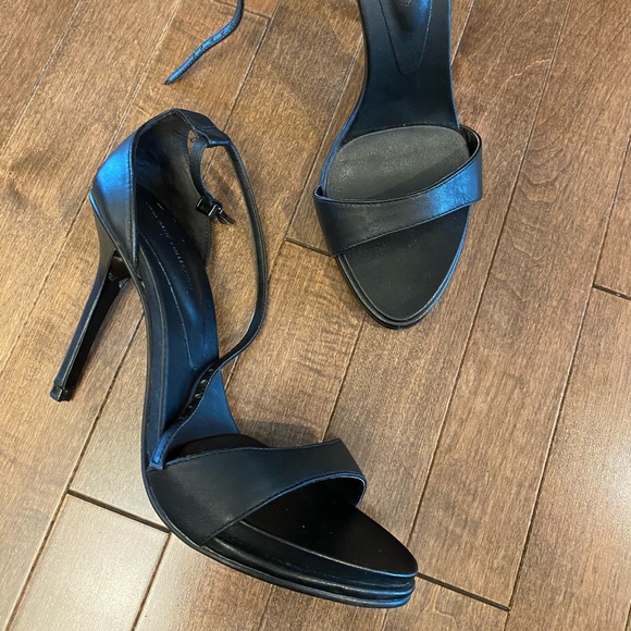 ✨HOST PICK✨ Zara leather heel sandals - Picture 6 of 7